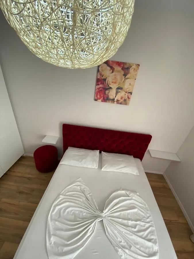 Hard Rock Apartments Sarandë 0*,
