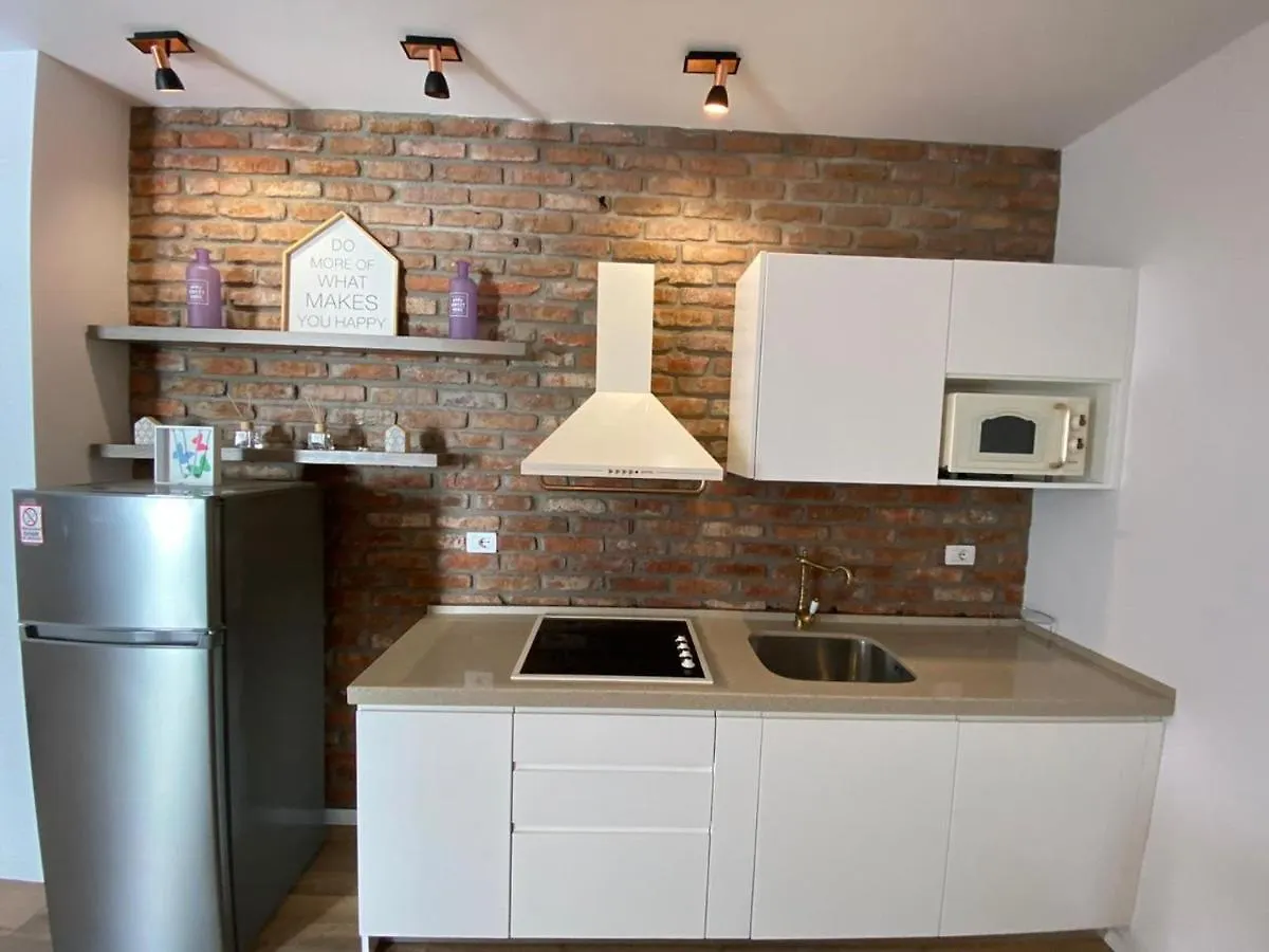 Hard Rock Apartments Sarande 0*,