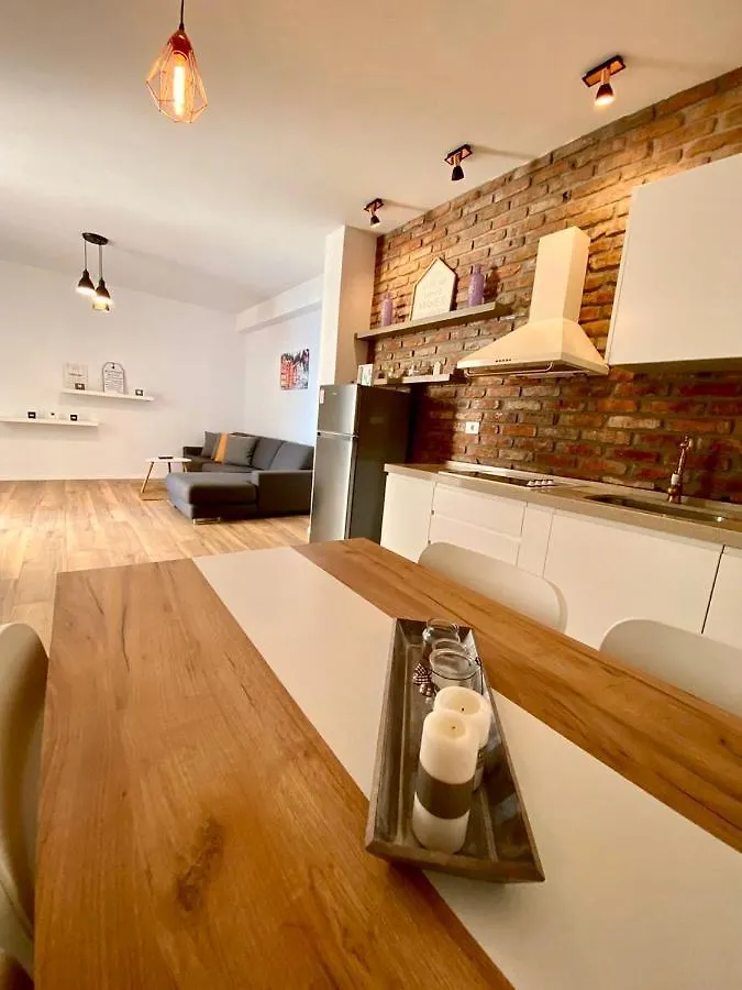 Hard Rock Apartments Sarande Aparthotel
