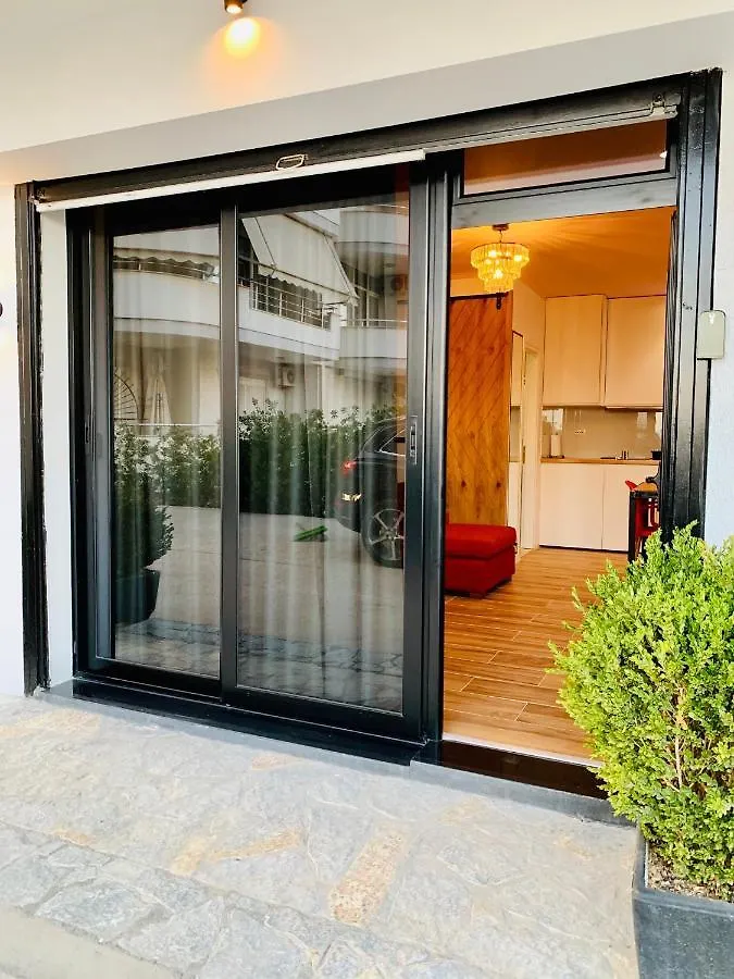 Hard Rock Apartments Sarande 0*,